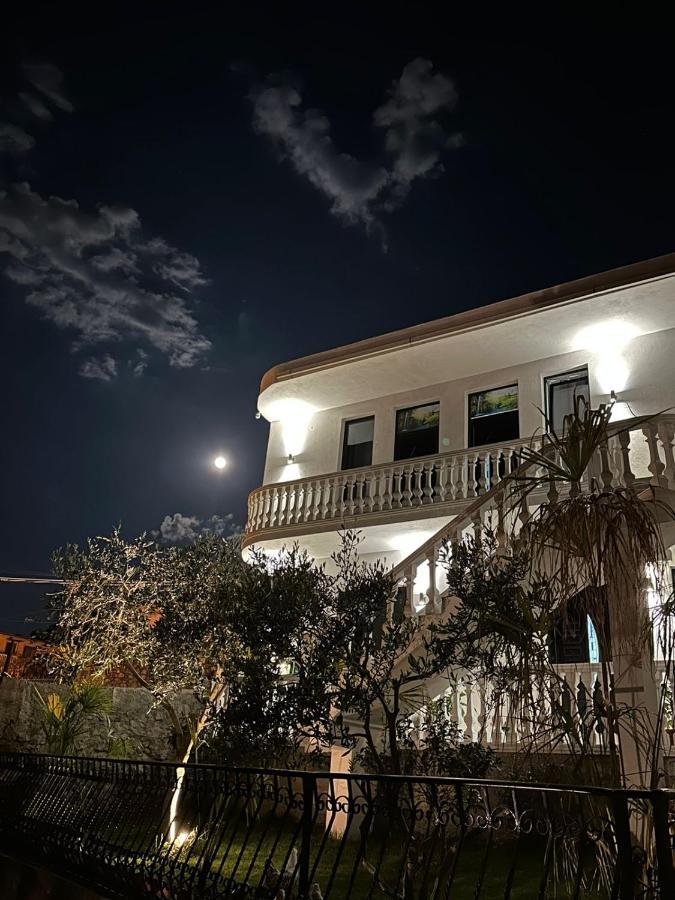 Four Generation Hotel Široka Dış mekan fotoğraf