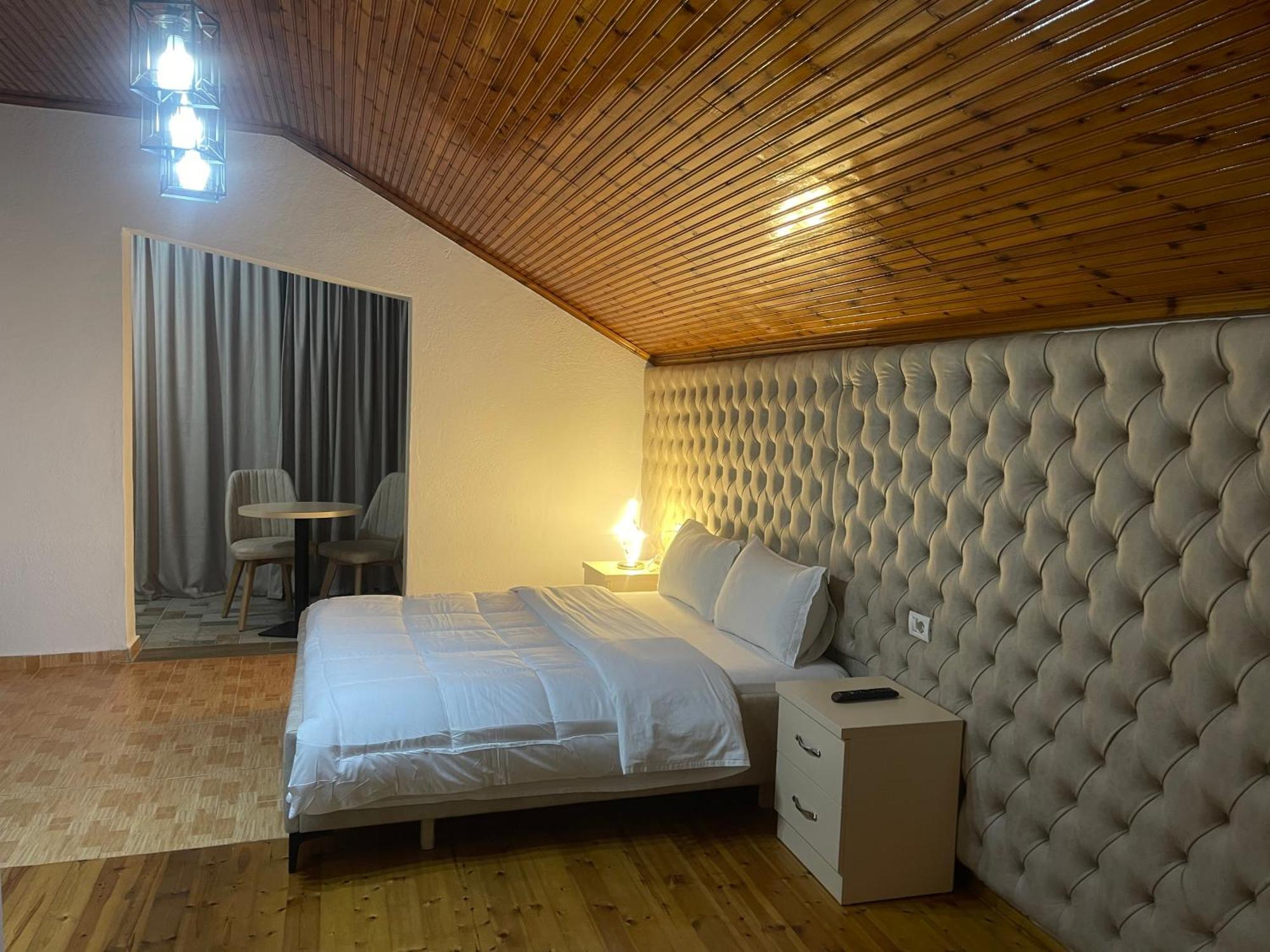 Four Generation Hotel Široka Dış mekan fotoğraf
