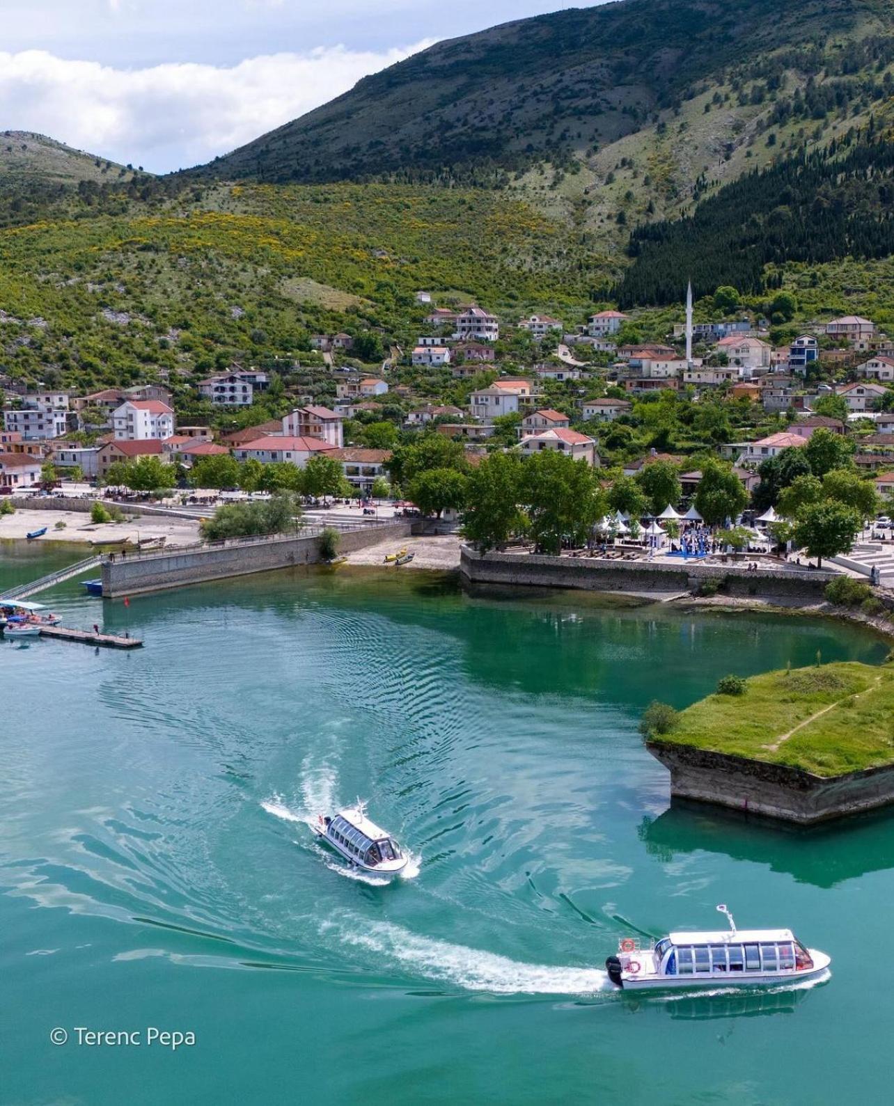 Four Generation Hotel Široka Dış mekan fotoğraf