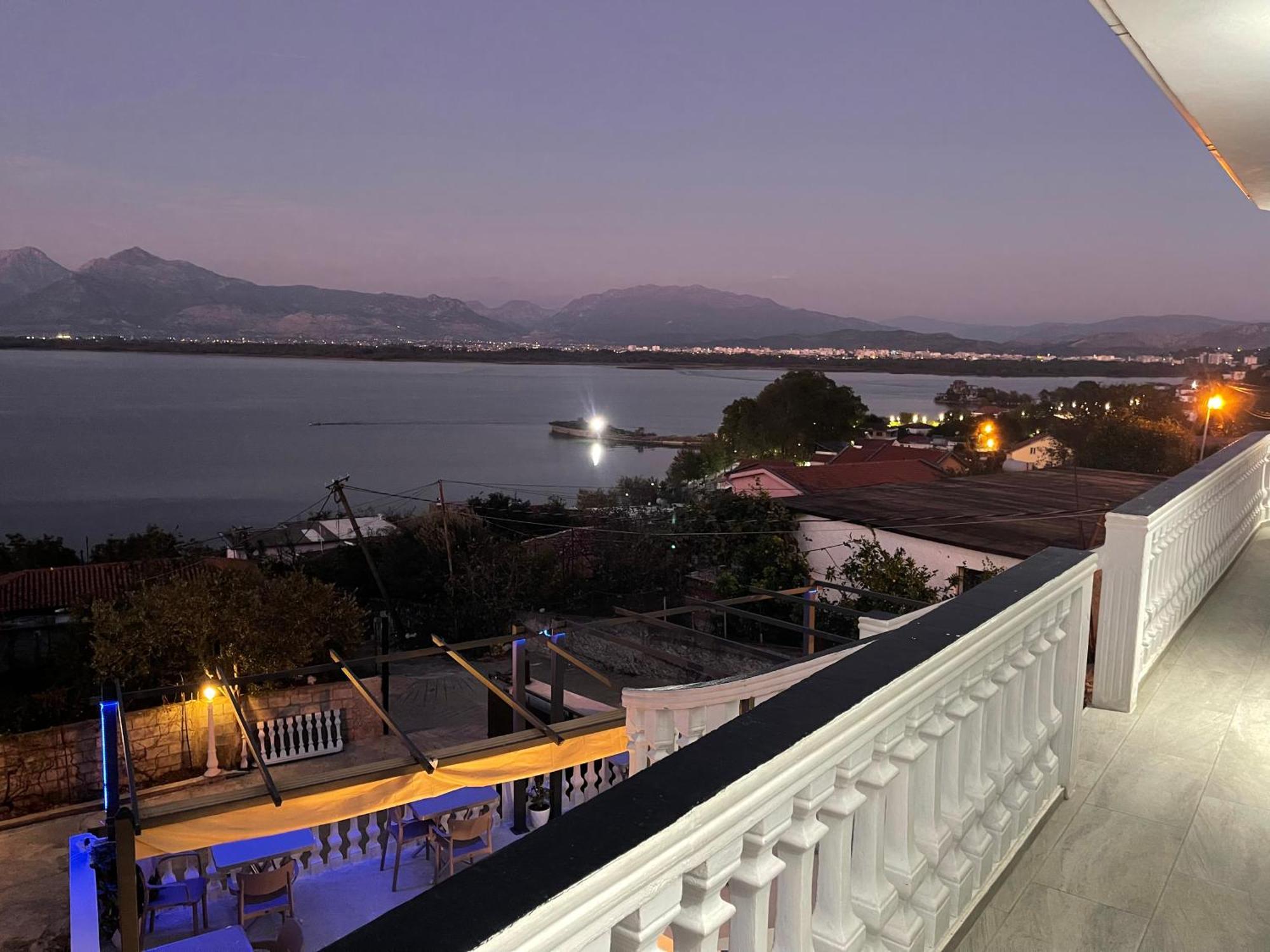 Four Generation Hotel Široka Dış mekan fotoğraf
