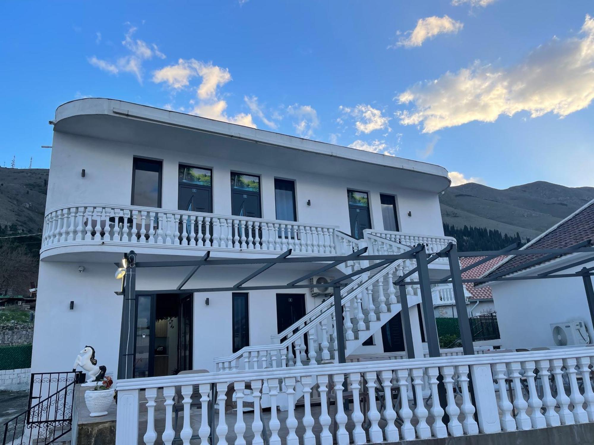 Four Generation Hotel Široka Dış mekan fotoğraf